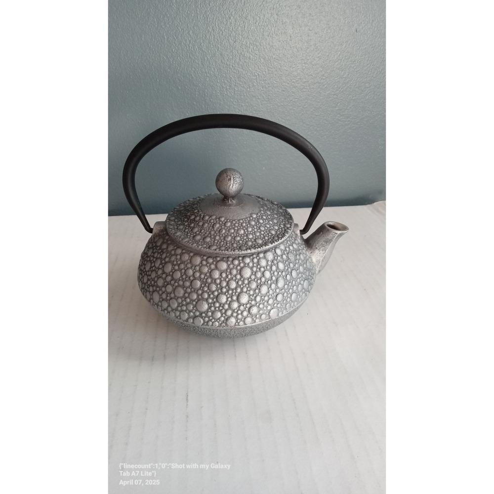 Silver Teapot with Black Handle Textured Bubble Design‎ Tea Pot Kettle